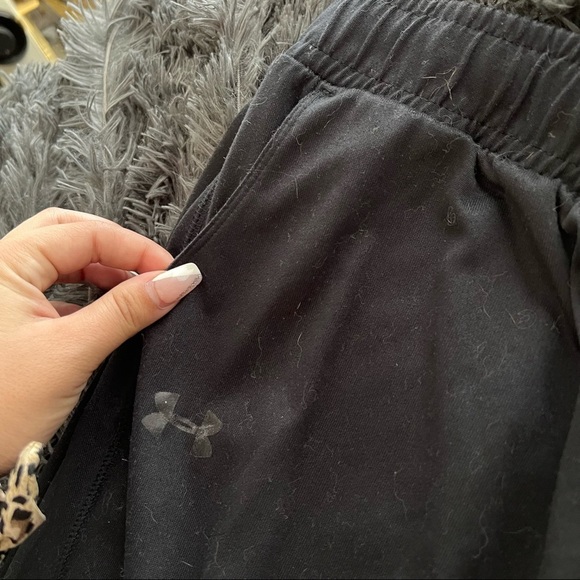 Under Armour Black Jogger - Picture 3 of 4